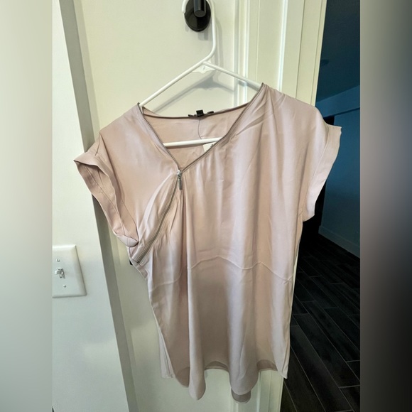 Express Light Pink Zipper Blouse - NWT - Medium - Picture 1 of 4